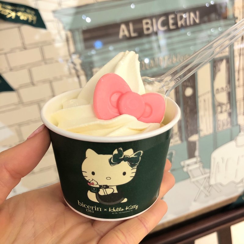 Bicerin×Hello Kittyスペシャルソフトクリーム(bicerin  ビチェリン)