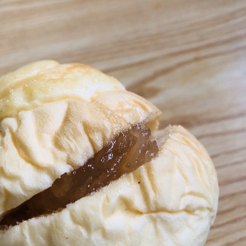 桃のジャムパン(bakery domina)