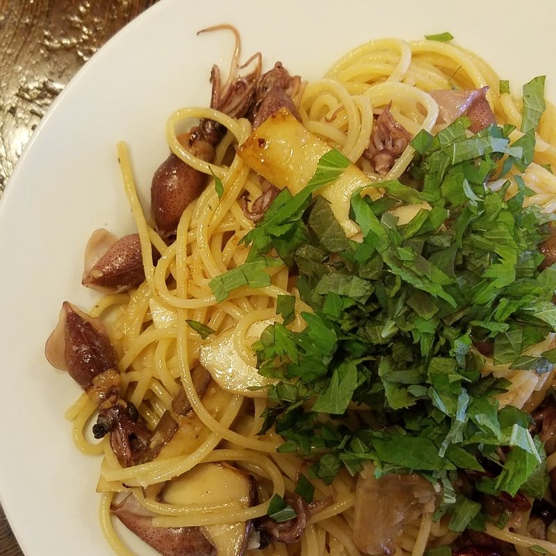 フレッシュほたるいかとエリンギ入りスパゲティ(ラ・タベルナ )