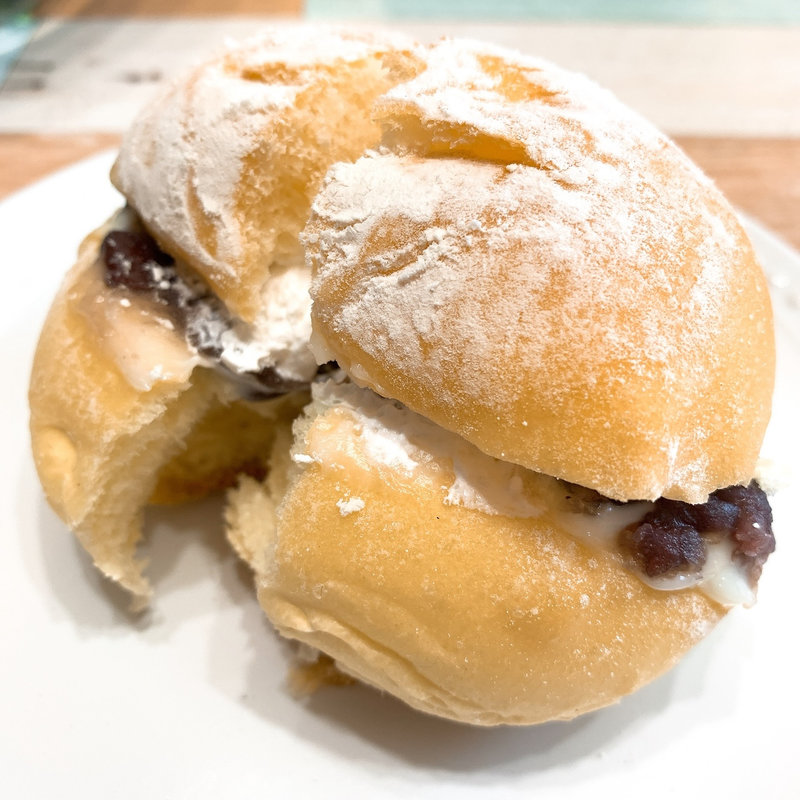 あんこと練乳のクリームバーガー(LE CROISSANT)