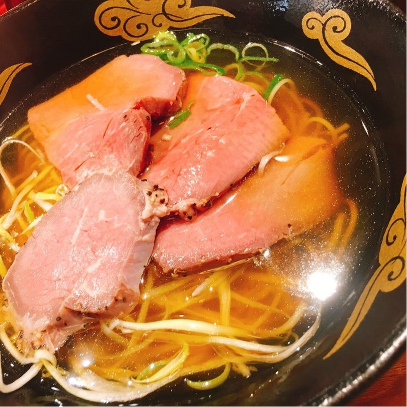 ローストビーフラーメン(大阪焼小籠包 浪曼路)