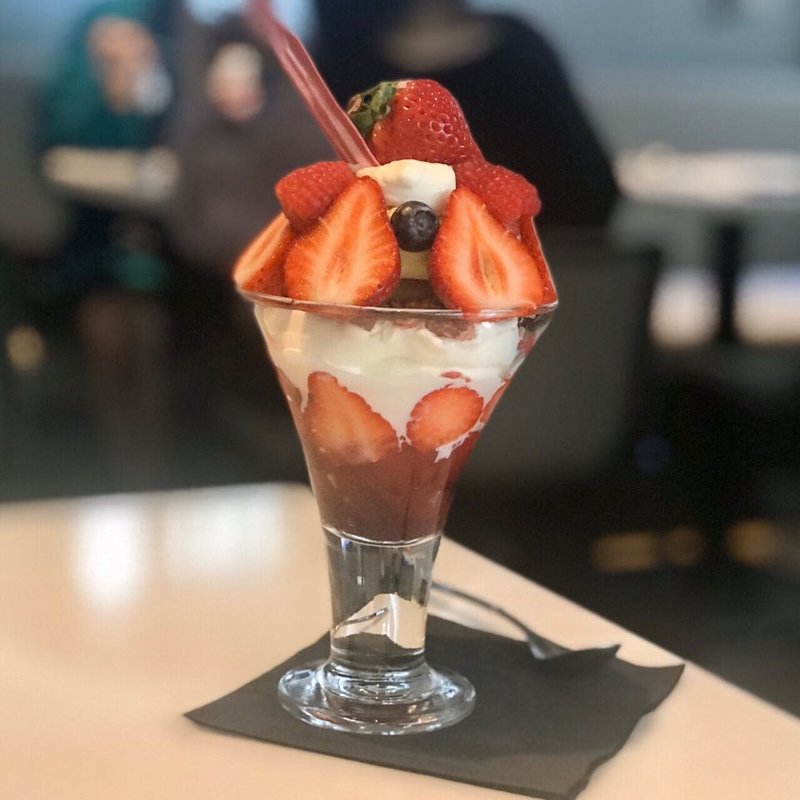 あまおうづくしのパフェ(INITIAL Omotesando （イニシャル 表参道）)