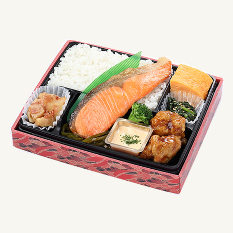 漁師とコラボして作った国産銀鮭弁当(塚⽥農場おべんとラボ)