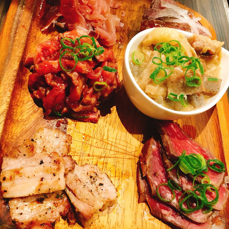 肉の前菜6種盛り合わせ 1人前(精肉・卸の肉バル Sanoso)