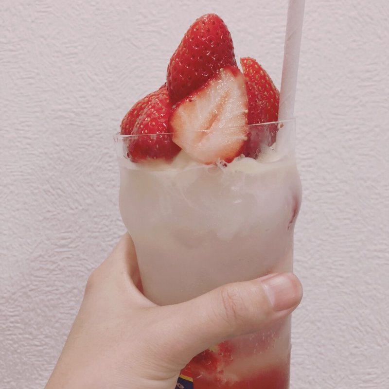いちごのクリームソーダ(おうちでクリームソーダ)