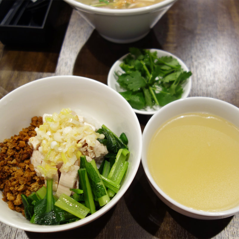 海南鶏飯(ハイナンチキンライス)(Magnolian Cafe & Bar 木蘭茶酒房)