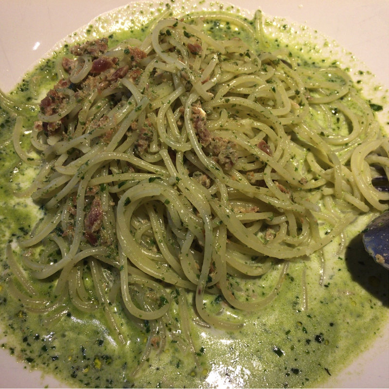 バジルとツナのクリームパスタ(トラットリア・ドゥ・タスク)