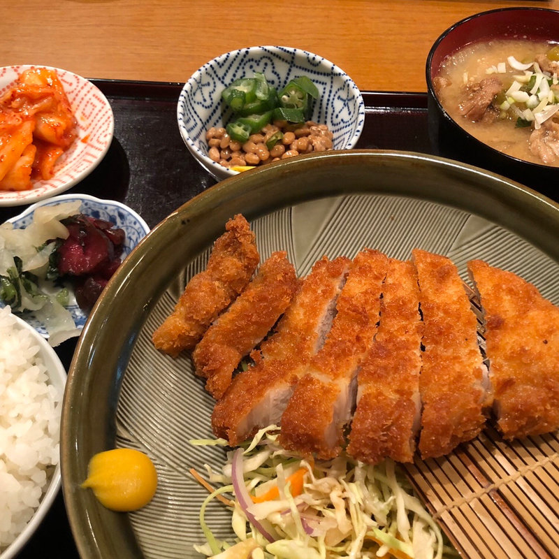 手作りロースカツ定食(練馬食堂 汁とめし)