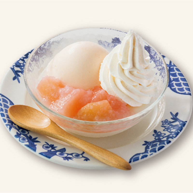とろとろ白桃とアンニンのバニラアイス添え(バーミヤン 豊中緑丘店)