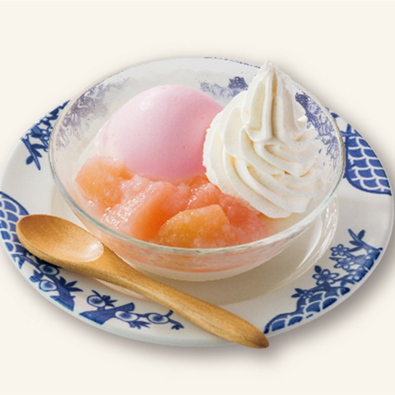 とろとろ白桃とアンニンのいちごアイス添え(バーミヤン 豊中緑丘店)