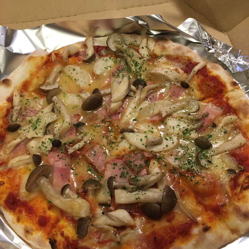 たっぷりキノコとベーコン(イタめし酒場 Viva)