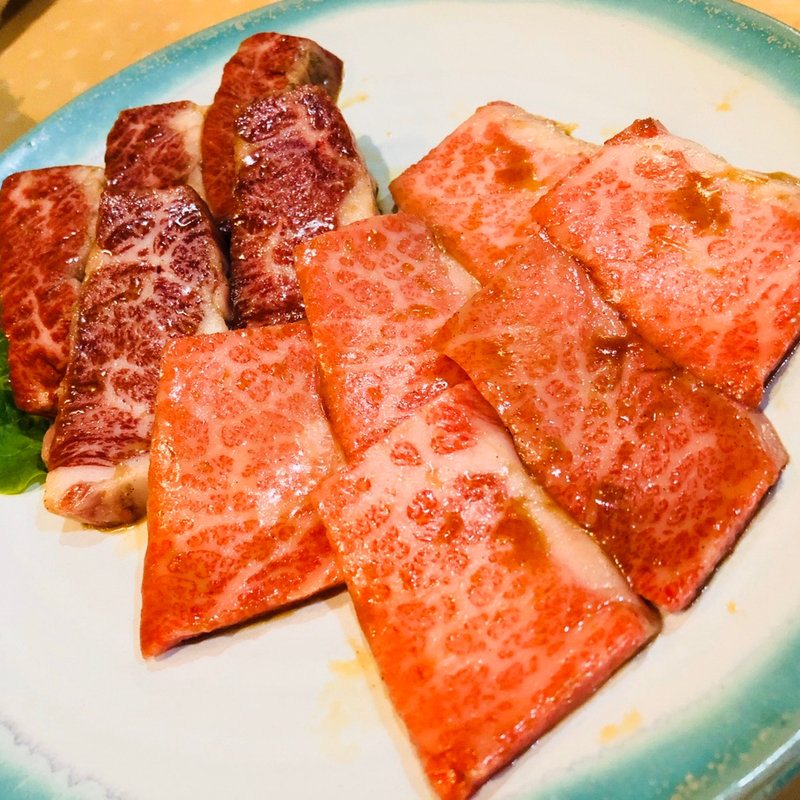 ロース、ハラミ(吉田 新館 （よしだ）)