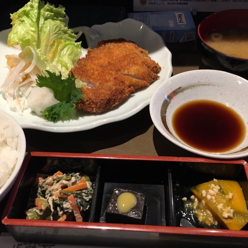 (板焚屋 （イタダキヤ）)