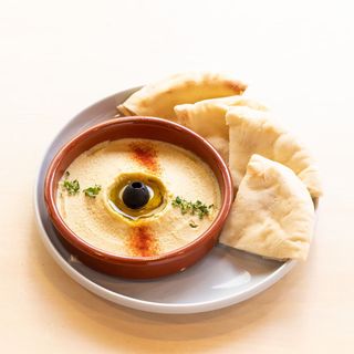 中東名物ひよこ豆のペースト“フムス”(TRUNK CAFE （トランク カフェ）)