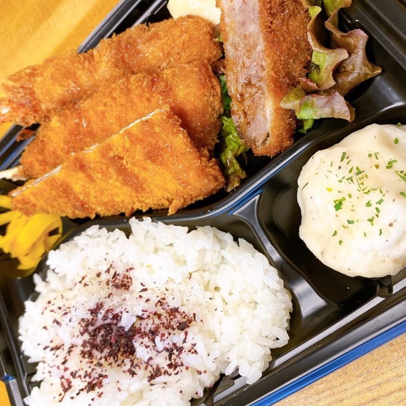 MIXフライ弁当(大衆馬肉酒場 ジョッキー 柏店)