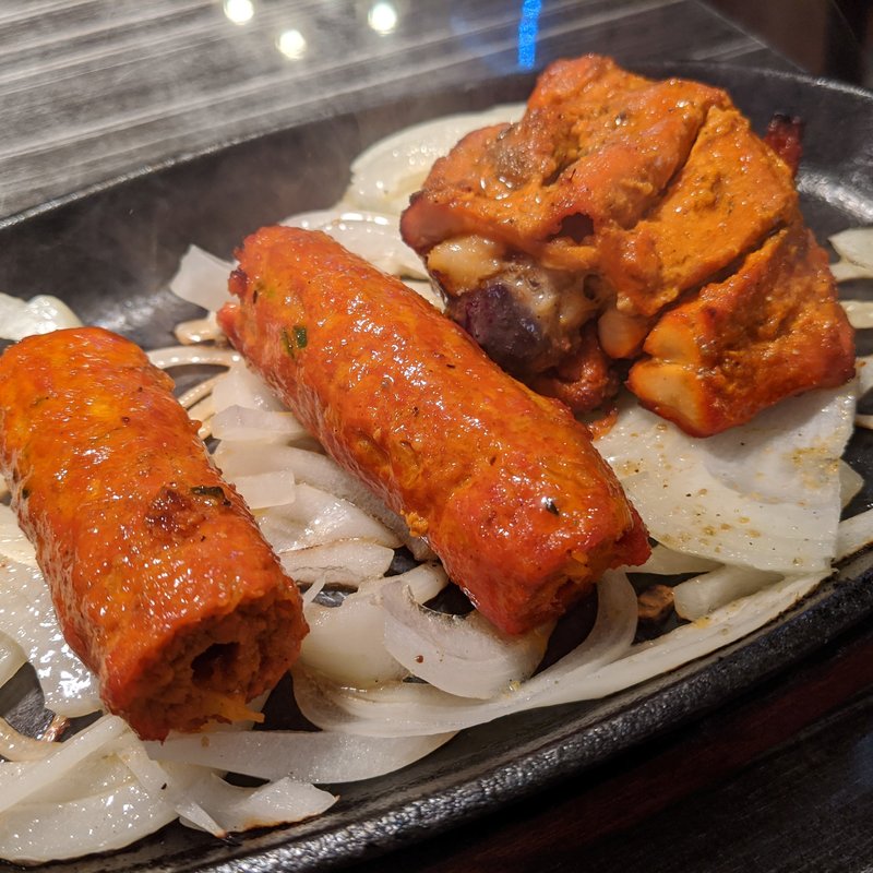 タンドリーチキン、シシカバブ(パリワール 新大阪店)