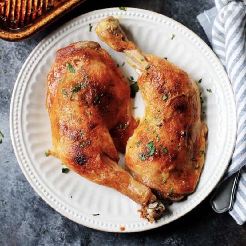 骨付き地鶏もも肉のソテー(ビストロ チック （Bistro Chick）)