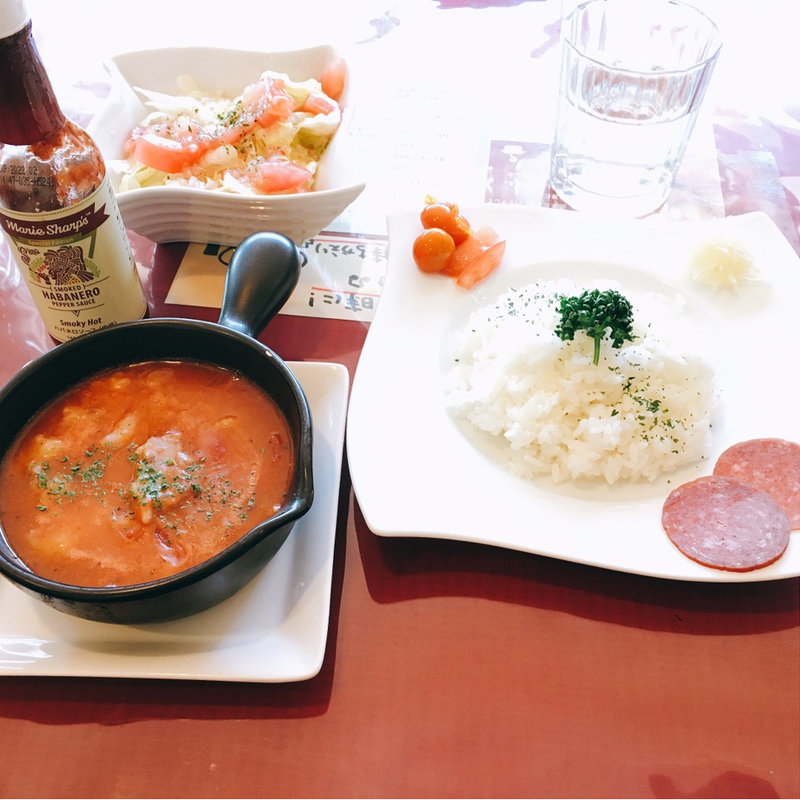 牛すじトマト煮込み、ご飯　ミニサラダ（トッピング）(牛すじトマト煮込み専門店もうまてん)