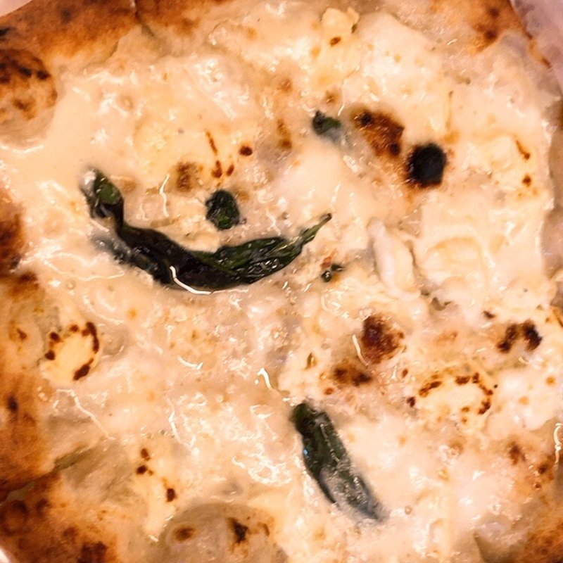 クアトロ・フォルマッジ(pizza juicy)