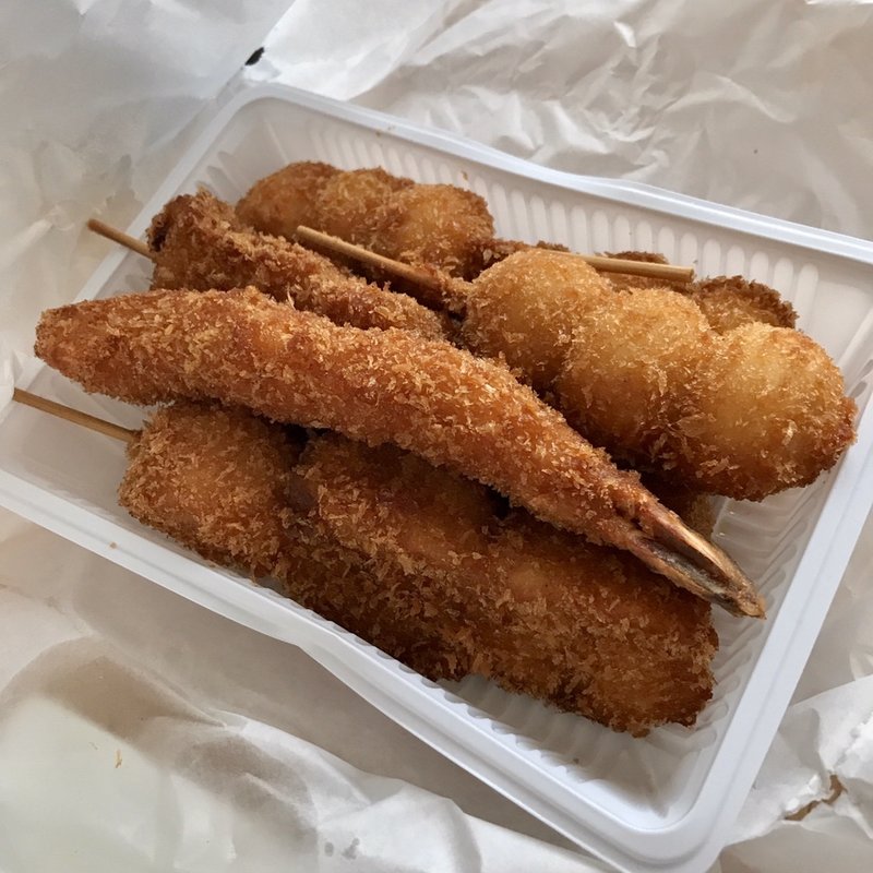 揚げ物各種（ジャガイモ、うずら卵、エビ）(千鶴屋精肉店)