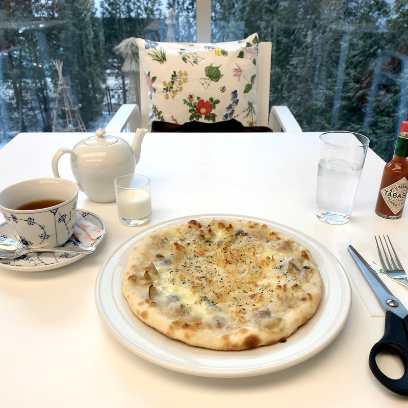 鶏としめじのクリームピザ(六花亭 札幌本店)