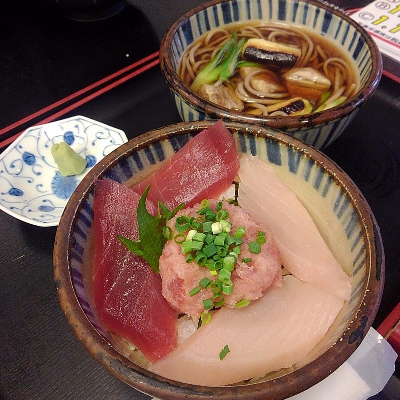 ねぎま蕎麦とまかない丼セットC(北かつ まぐろ屋 )