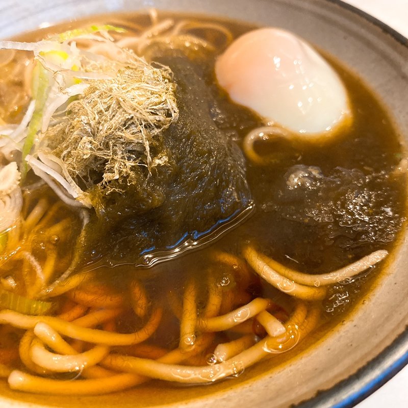 とろろ昆布そば & 温泉玉子(かめや 新宿店 )