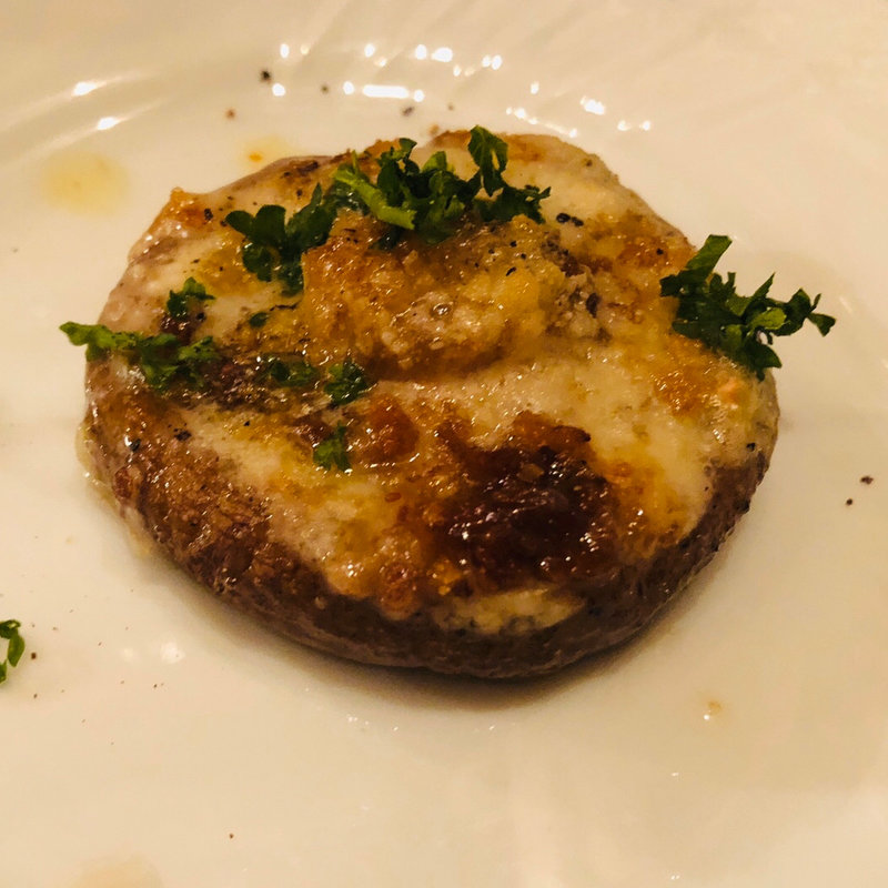 椎茸のブルーチーズパン粉焼き(ビストロ ル カノン)