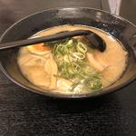 正油とんこつラーメン(万里)