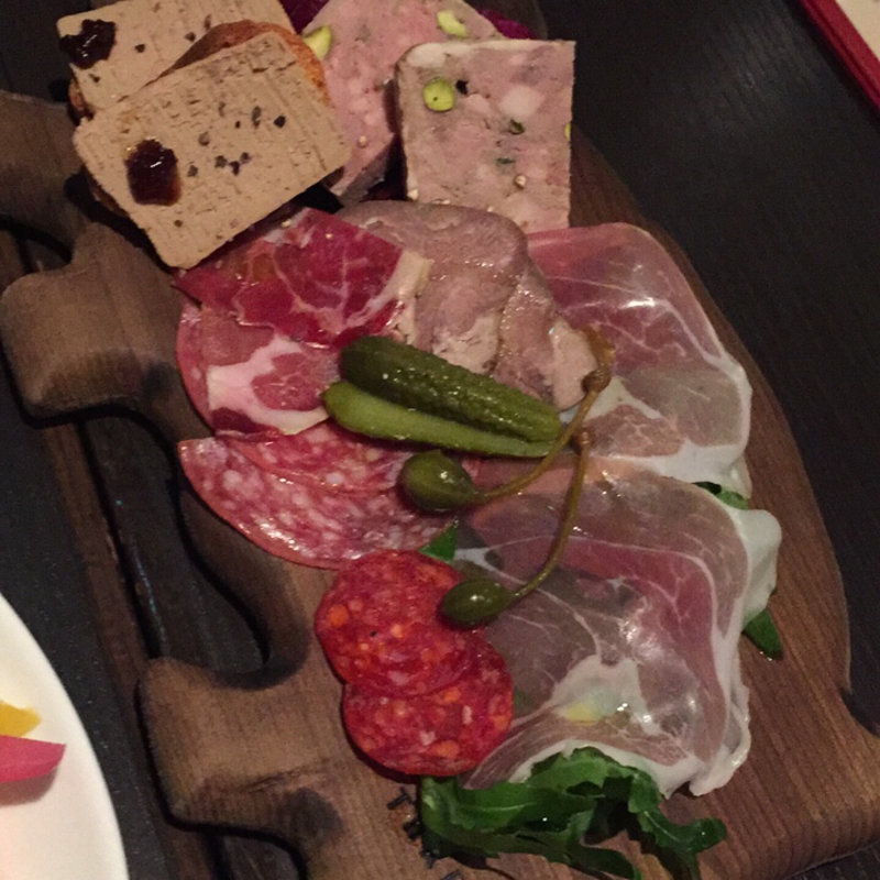 肉前菜盛り合わせ(ぶーみんヴィノム )