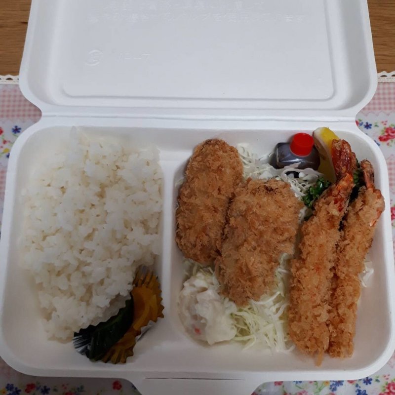 エビとヒレ弁当(とんかつ大倉)