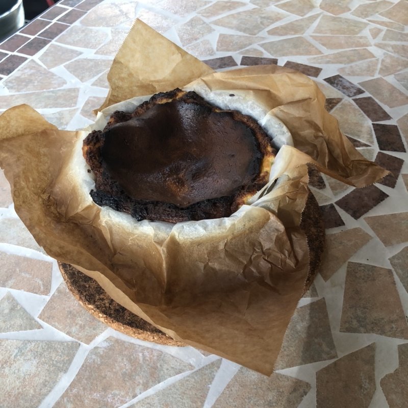 バスクチーズケーホール12cm(AUPA (アウパ))