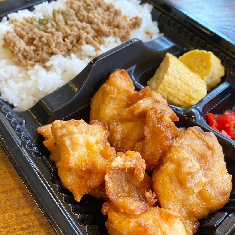 とり鶏弁当(焼肉 座牛)