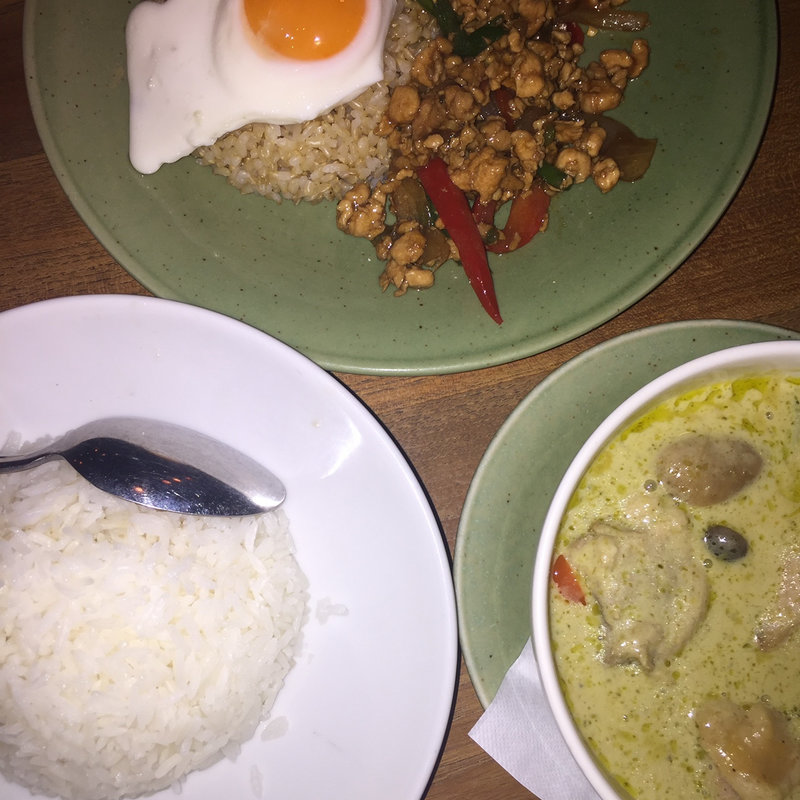 Spicy Basil Rice with Chicken(モンスーンカフェ 舞浜イクスピアリ （Monsoon Cafe）)