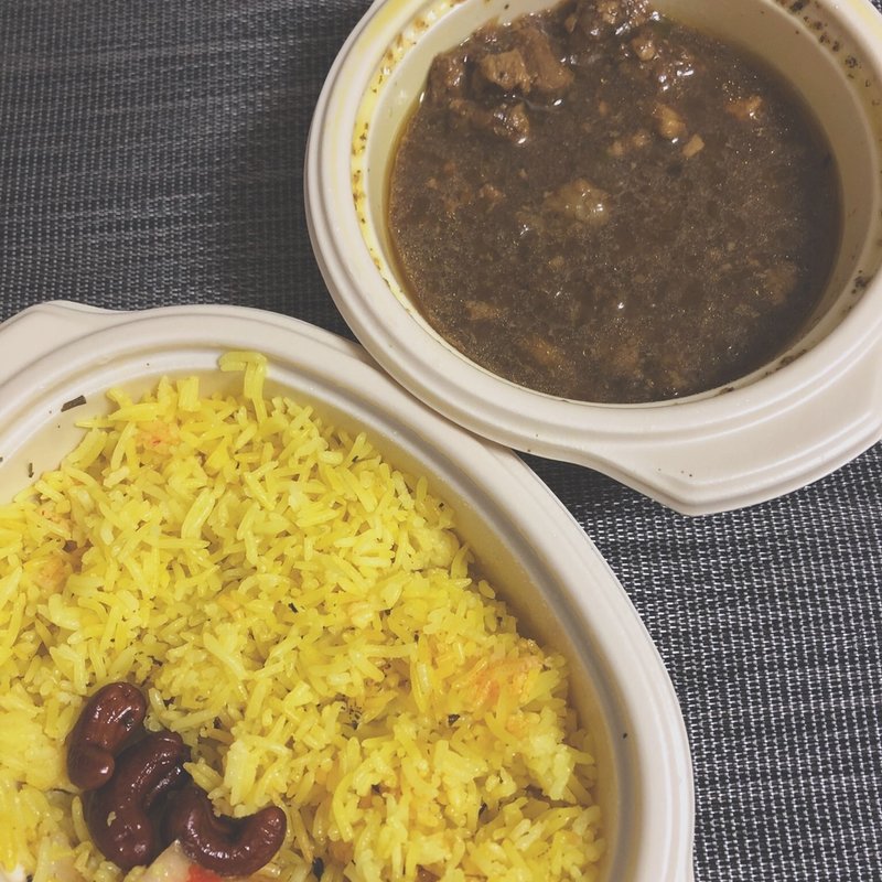 ポークとマンゴーのスパイスカレー(ポーリのカレー屋さん)