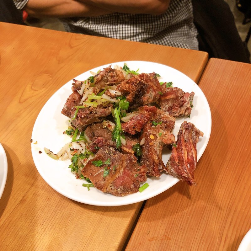 鴨ガラの黒胡椒揚げ(羊香味坊)