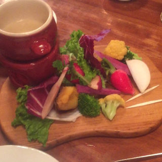 オーガニックバーニャカウダ～アンチョビクリームソースで～