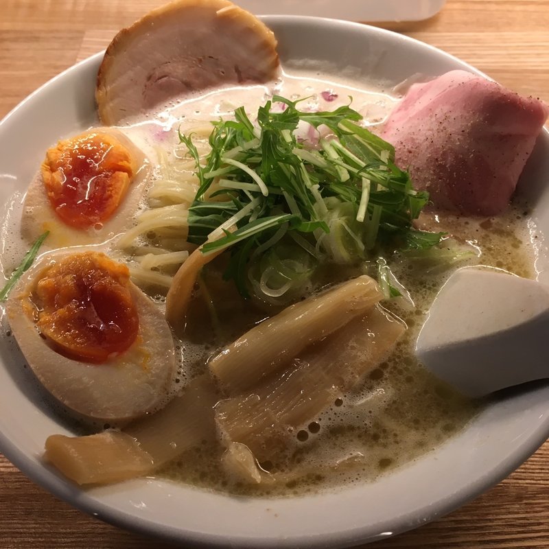 らーめん(肉酒場 二寅)
