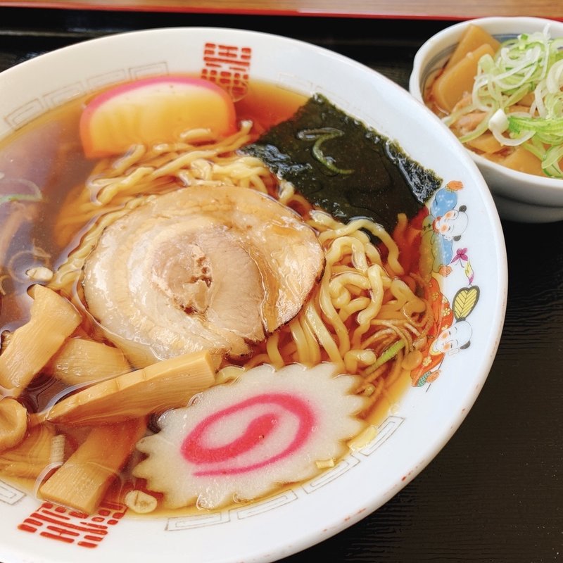 ラーメンとモツ中(食堂 カーちゃん)