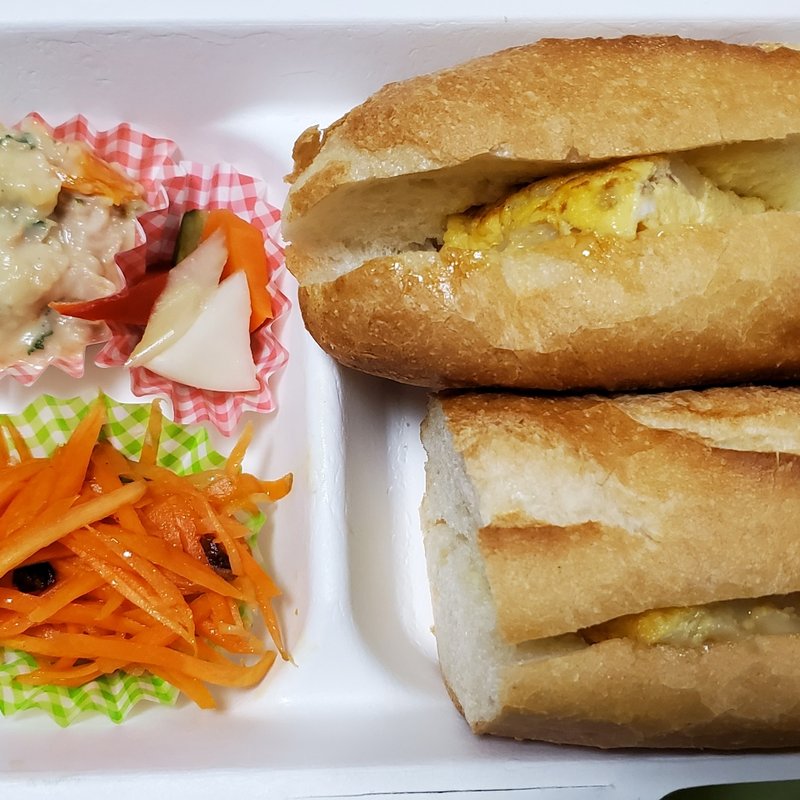 バゲットサンド弁当　じゃがいものスペイン風オムレツ入り(SOL NACIENTE（ソルナシエンテ）)