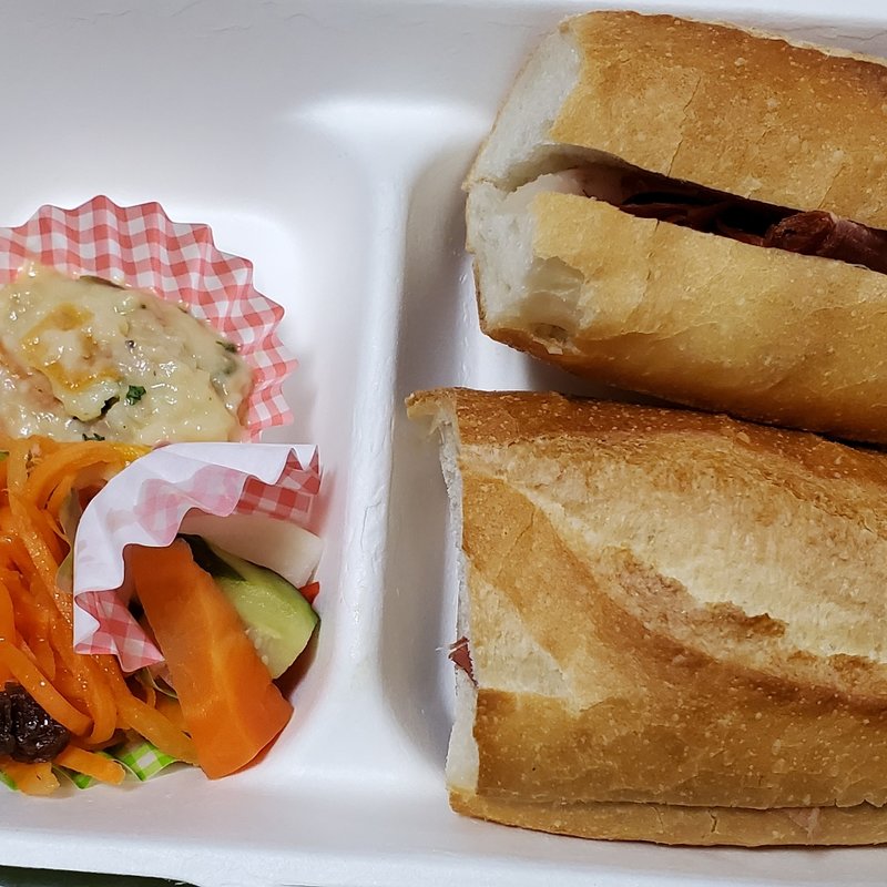 バゲットサンド弁当　スペイン産生ハム入り(SOL NACIENTE（ソルナシエンテ）)