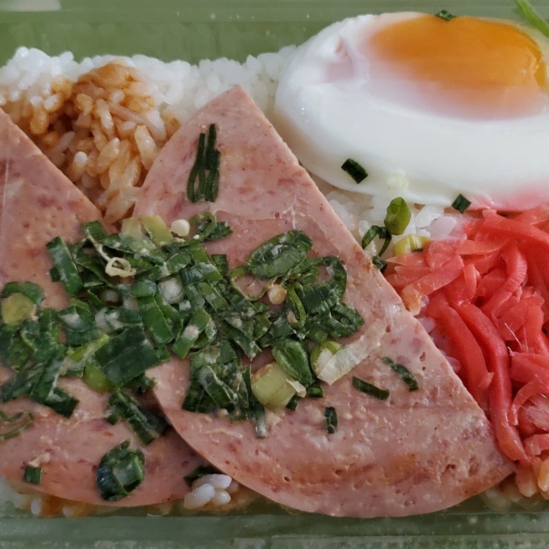 ローカルフード 沖縄んロコモコ(うまみBar”然～ZEN～”)