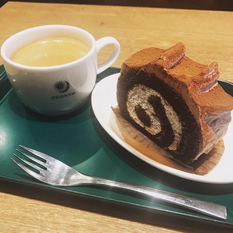 生チョコのロールケーキ(PRONTO エキア北千住駅店)