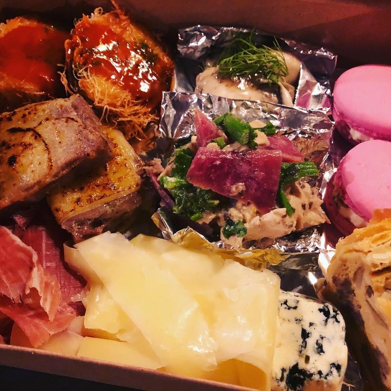 前菜の盛り合わせ2名分(ビストロオーズ)