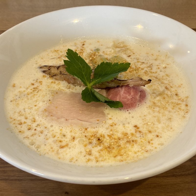 魚介鶏塩パイタンらーめん(MEN-YA KOTOHOGI (メンヤ コトホギ))