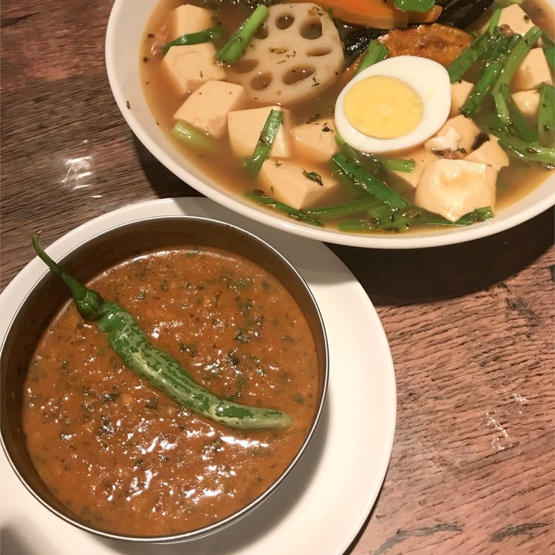 ニラとニンニクの芽と豆腐の薬膳カリー(アートマン)