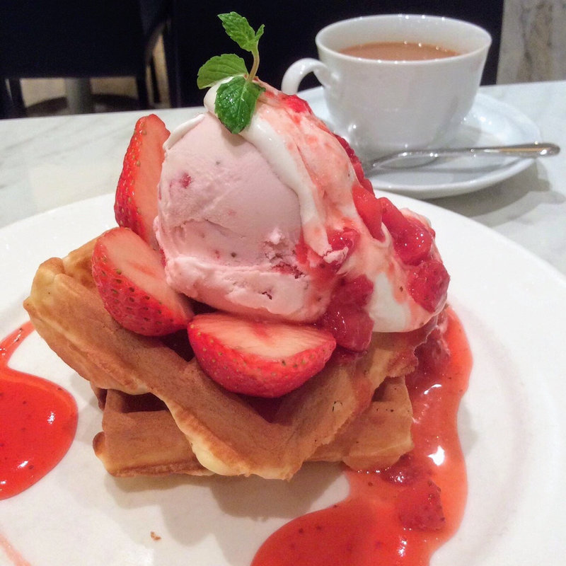 イチゴワッフル(ノアカフェ)