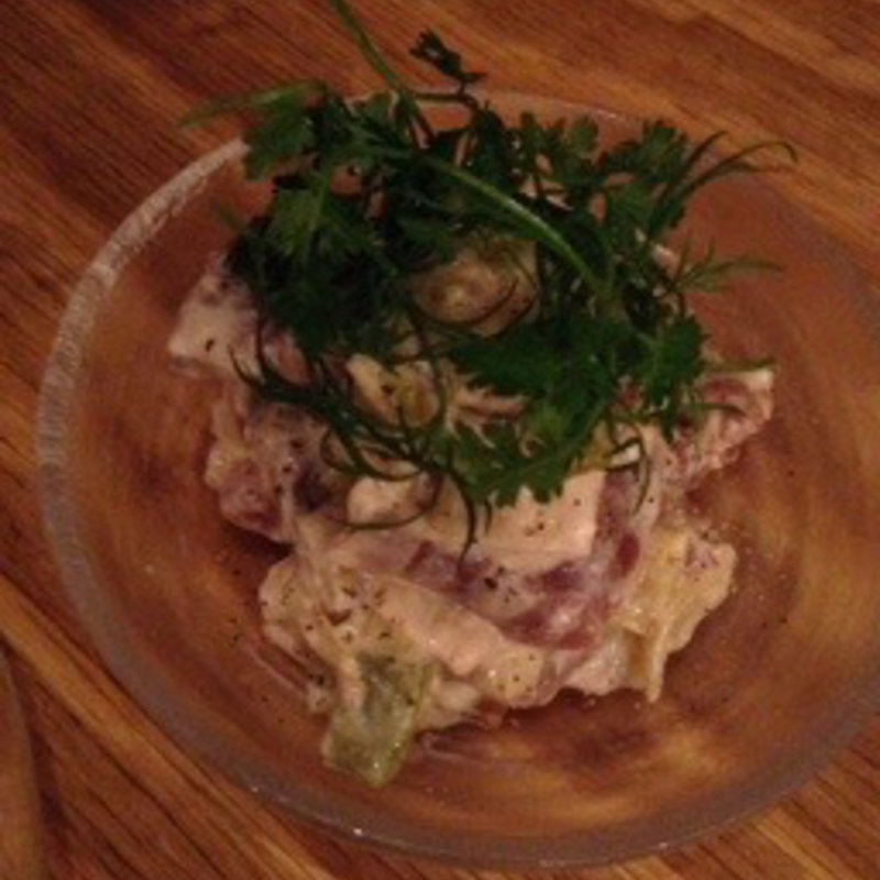 ビンチョウ鮪とみつば、オクラのJILL風なめろう(大衆ビストロジル)