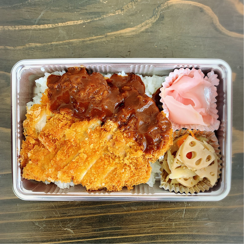 チキンカツ弁当(焼鳥つかだ 中目黒店)