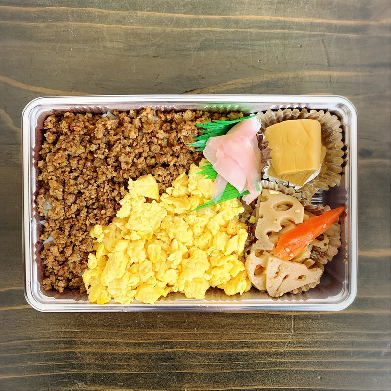 そぼろ丼(焼鳥つかだ 中目黒店)